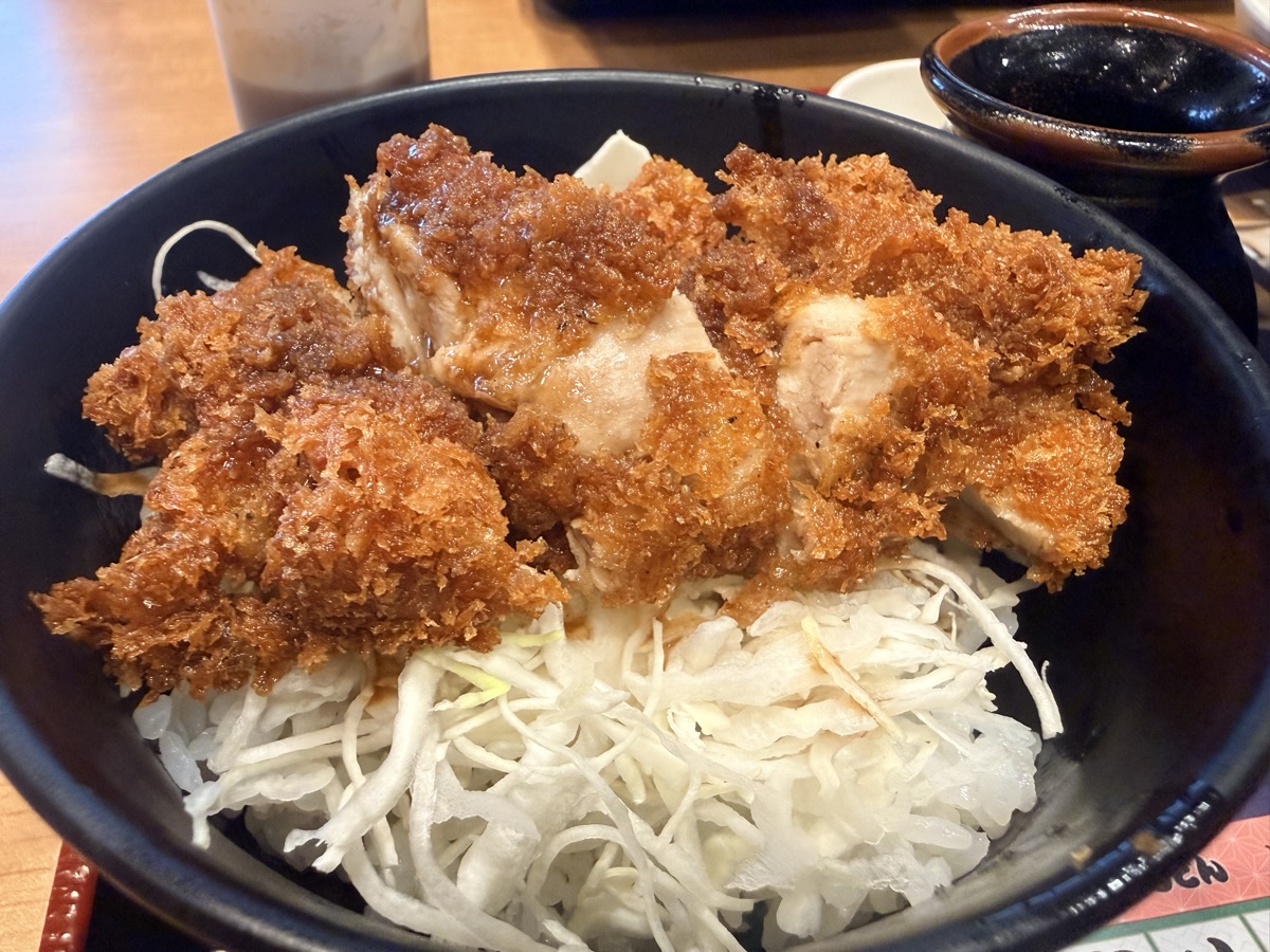 資さんうどん成田店のミニソースチキンカツ丼